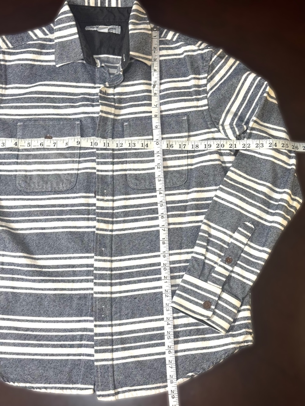 Old Navy men’s striped Button down shirt/Flanel in size Medium. Navy Color - Picture 7 of 7